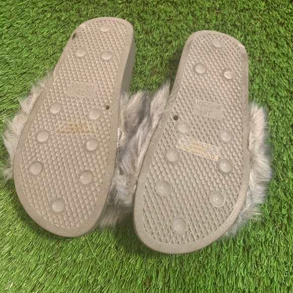 Fur Slides - Picture 2 of 2